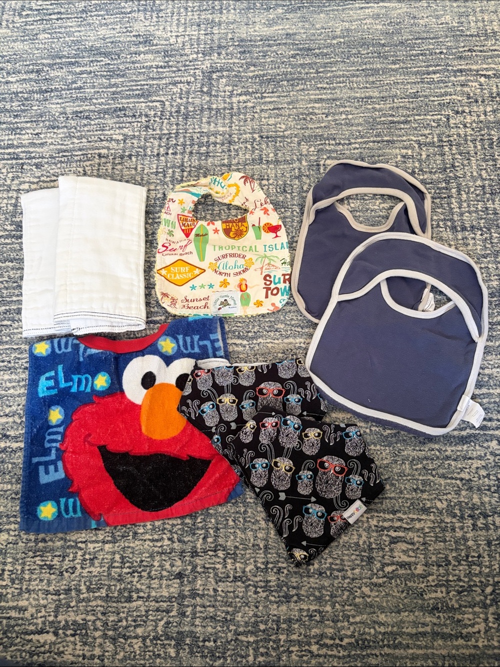 Burt Bees+ 8pc baby bib and White Burp Cloths bundle